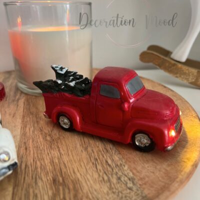 Truck fenyőfával – világítós / piros