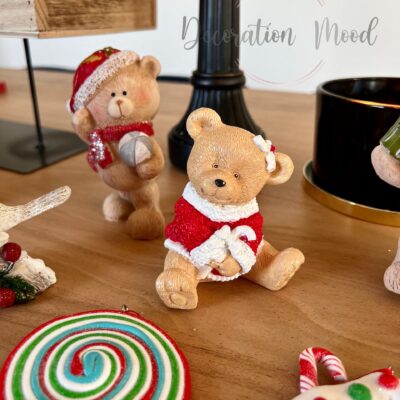 Teddy pulcsiban / piros mix