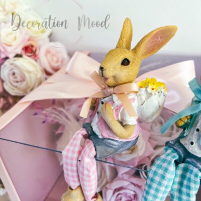 Lógólábú nyuszi virágos kosárkával - rózsaszín